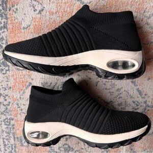 Black and White Slip-On Sneakers with Air Cushioning